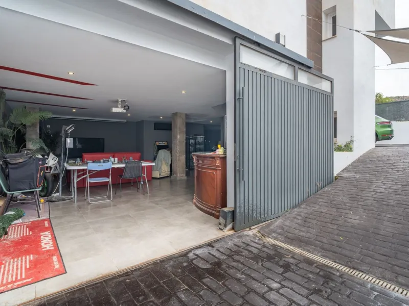 House - Detached Villa в продаже в Málaga, Málaga. В доме 2 спален и 4 ванных комнат. Площадь дома 176 м². Площадь участка 363 м²