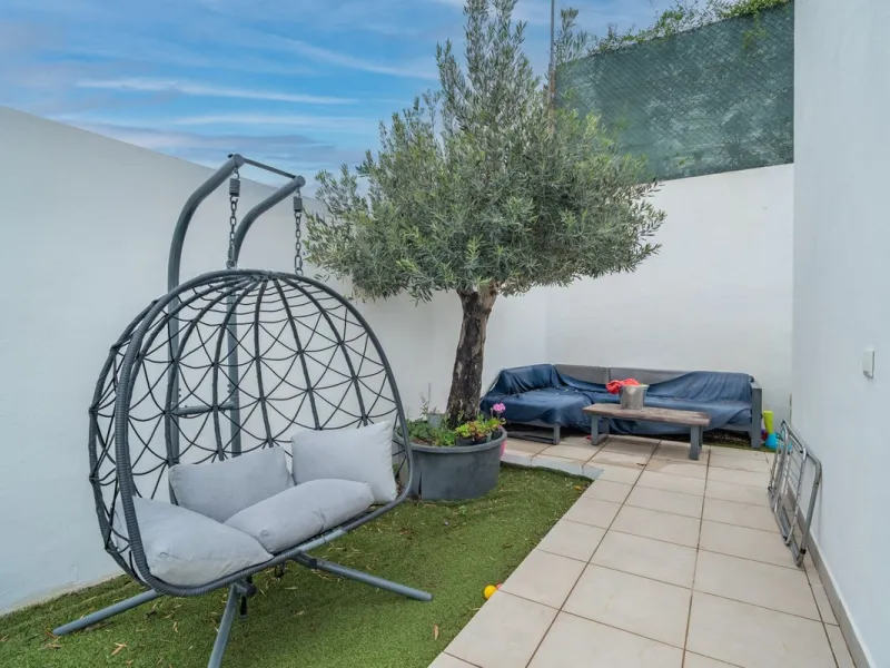 House - Detached Villa в продаже в Málaga, Málaga. В доме 2 спален и 4 ванных комнат. Площадь дома 176 м². Площадь участка 363 м²