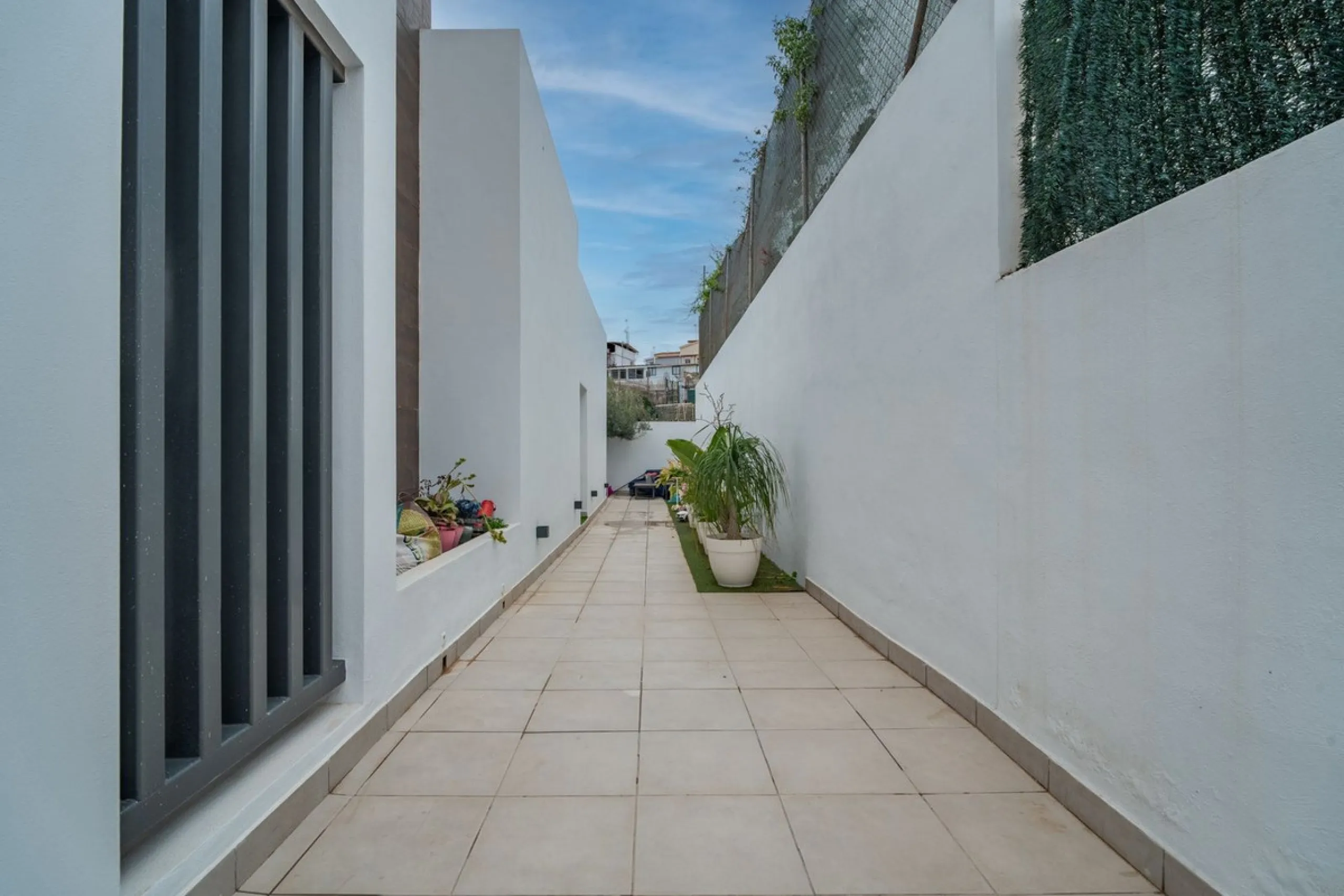 House - Detached Villa в продаже в Málaga, Málaga. В доме 2 спален и 4 ванных комнат. Площадь дома 176 м². Площадь участка 363 м²