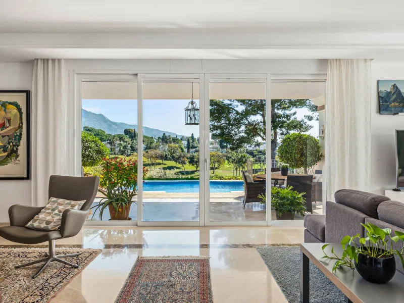 Elegant 7-Bedroom Frontline Golf Villa with Iconic Mountain Views – Nueva Andalucía