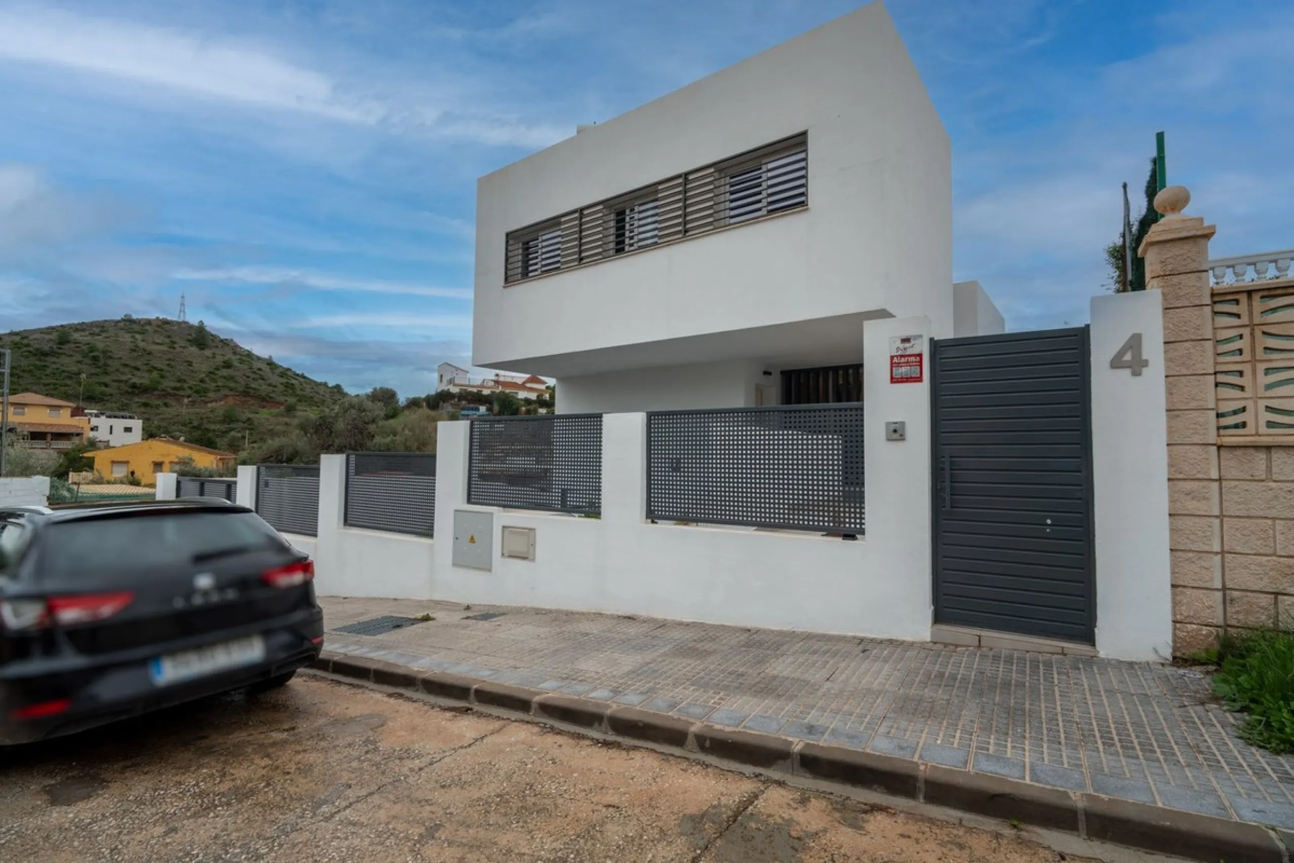 House - Detached Villa в продаже в Málaga, Málaga. В доме 2 спален и 4 ванных комнат. Площадь дома 176 м². Площадь участка 363 м²