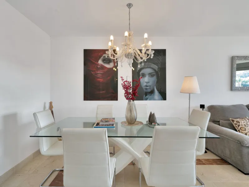 We are delighted to present a rare opportunity within one of Estepona's most sought-after gated communities: Benatalaya, in Atalaya.