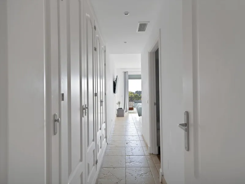 We are delighted to present a rare opportunity within one of Estepona's most sought-after gated communities: Benatalaya, in Atalaya.