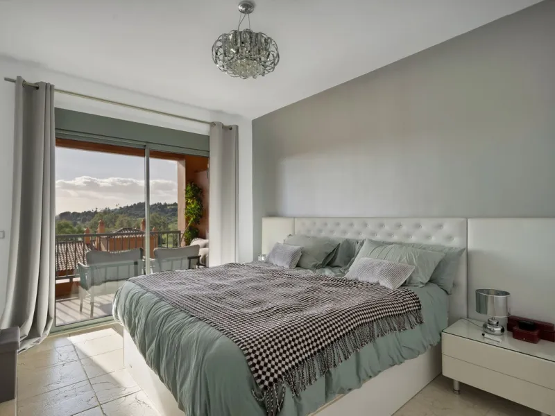 We are delighted to present a rare opportunity within one of Estepona's most sought-after gated communities: Benatalaya, in Atalaya.