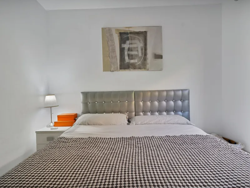We are delighted to present a rare opportunity within one of Estepona's most sought-after gated communities: Benatalaya, in Atalaya.