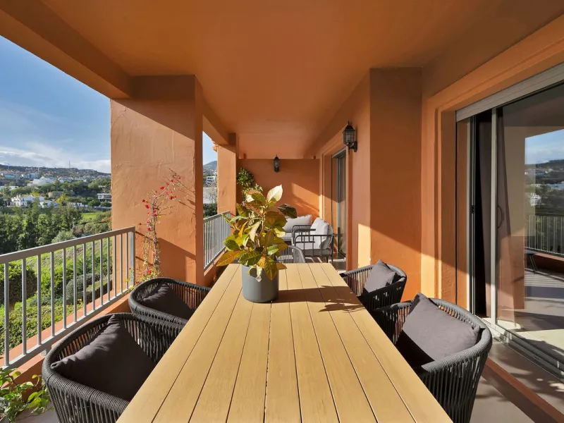 We are delighted to present a rare opportunity within one of Estepona's most sought-after gated communities: Benatalaya, in Atalaya.