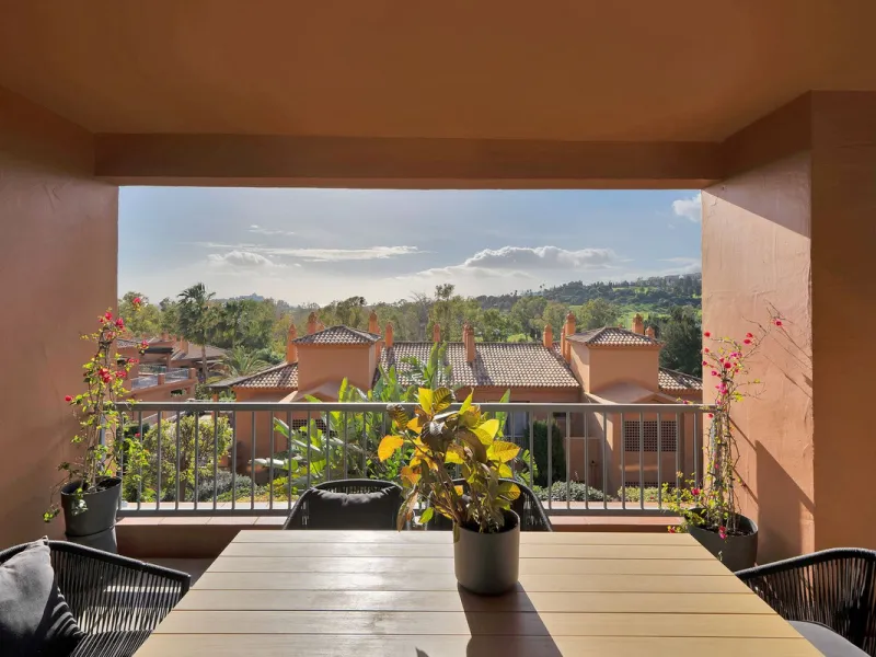 We are delighted to present a rare opportunity within one of Estepona's most sought-after gated communities: Benatalaya, in Atalaya.