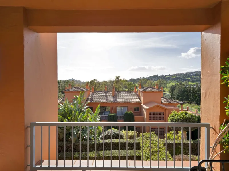 We are delighted to present a rare opportunity within one of Estepona's most sought-after gated communities: Benatalaya, in Atalaya.