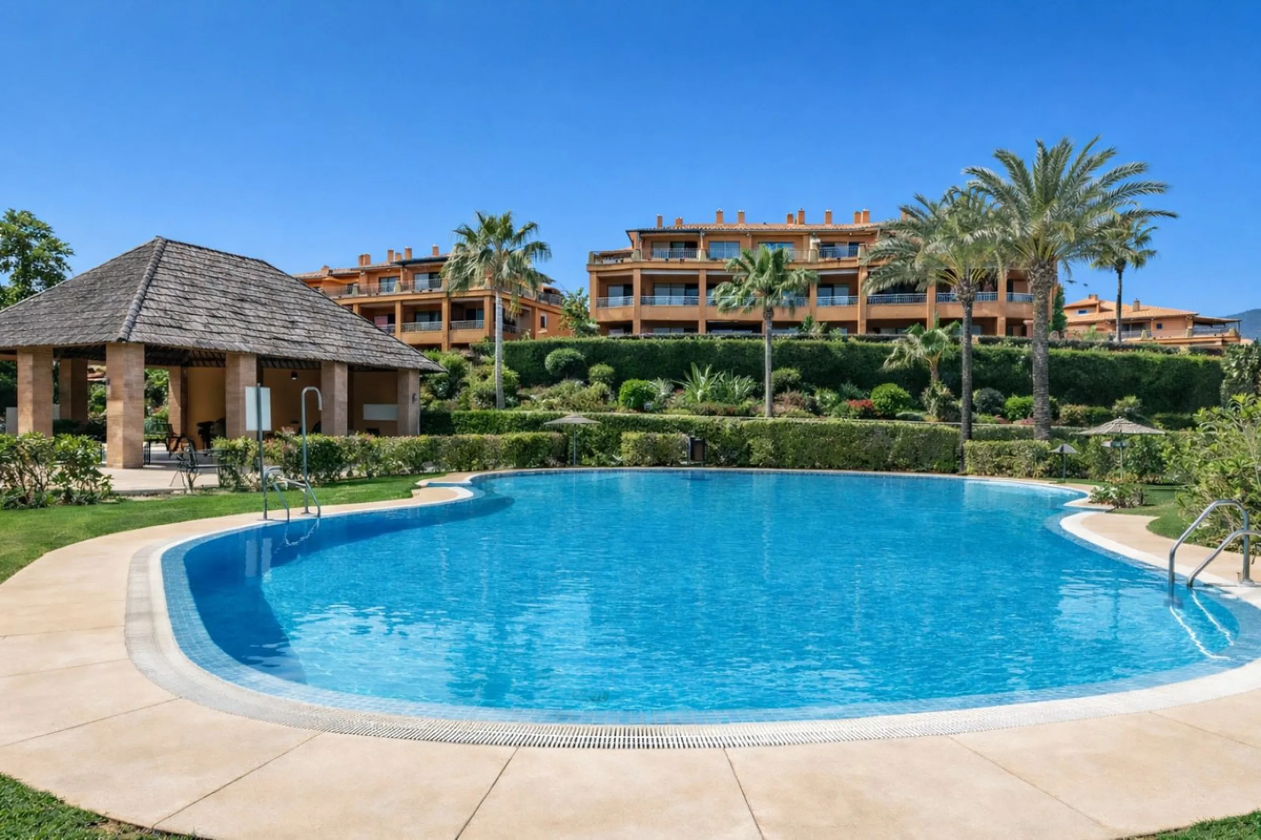 We are delighted to present a rare opportunity within one of Estepona's most sought-after gated communities: Benatalaya, in Atalaya.