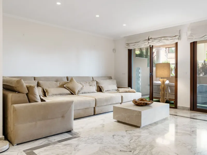 Exclusive Ground Floor Apartment in Lomas del Virrey – Marbella's Golden Mile