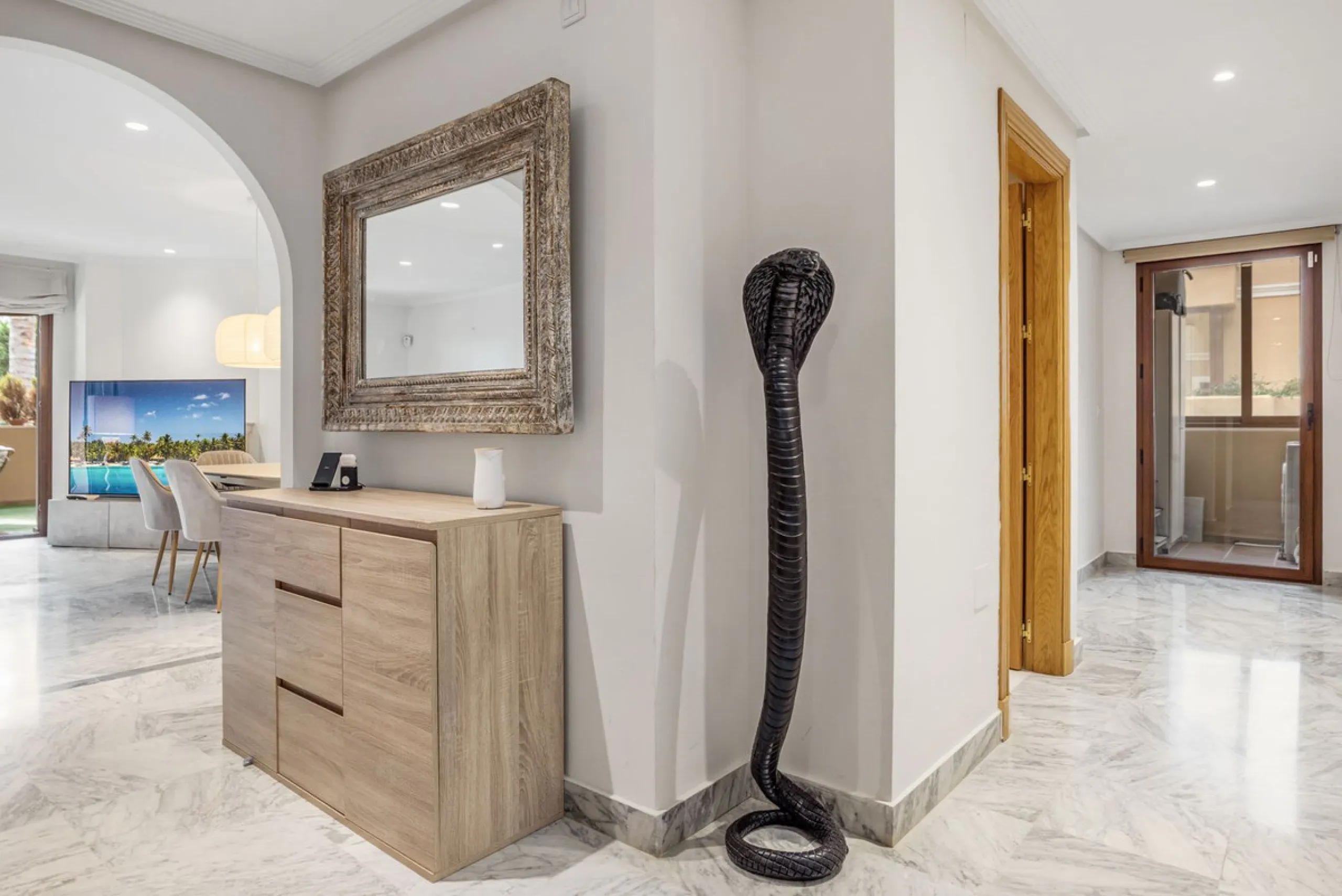 Exclusive Ground Floor Apartment in Lomas del Virrey – Marbella's Golden Mile