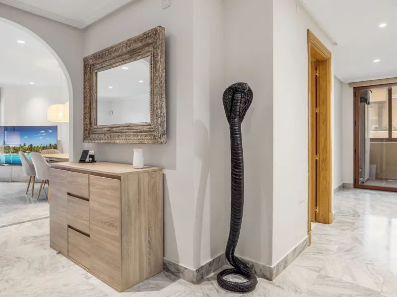 Exclusive Ground Floor Apartment in Lomas del Virrey – Marbella's Golden Mile