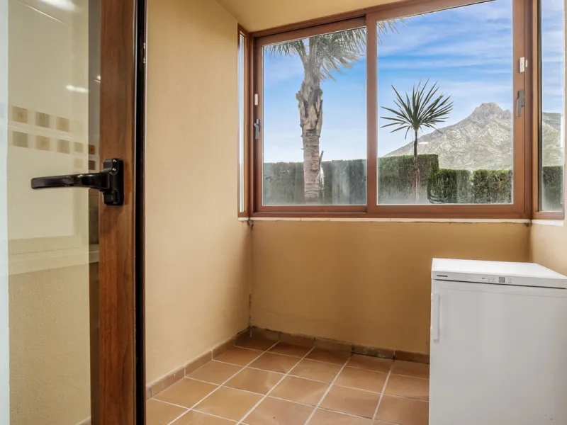 Exclusive Ground Floor Apartment in Lomas del Virrey – Marbella's Golden Mile