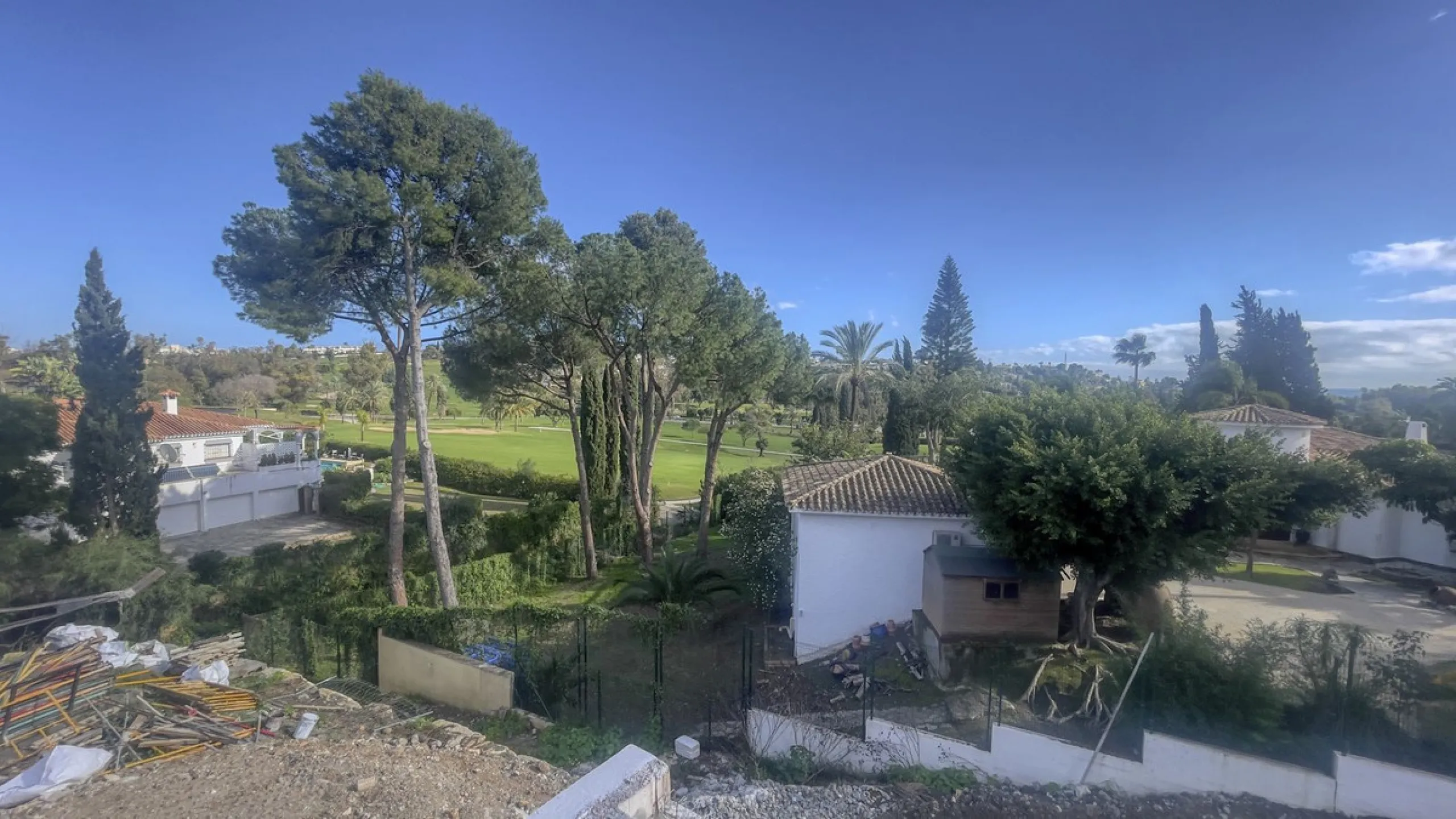 Contemporary Frontline Golf Villa with Sea Views | El Paraíso, Benahavís | Completion June 2026
