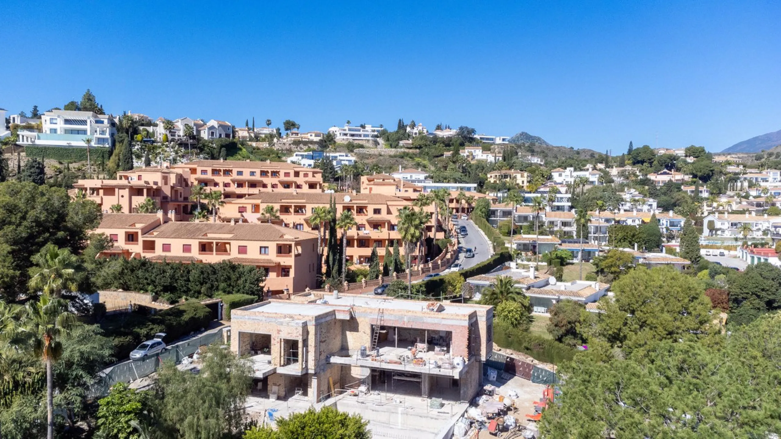 Contemporary Frontline Golf Villa with Sea Views | El Paraíso, Benahavís | Completion June 2026