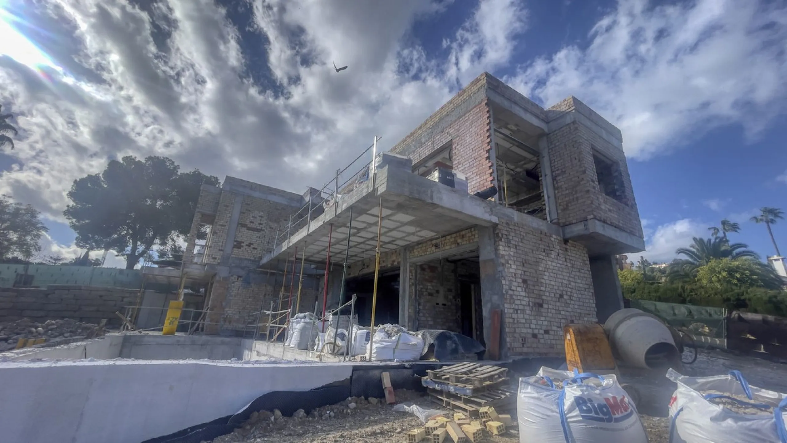 Contemporary Frontline Golf Villa with Sea Views | El Paraíso, Benahavís | Completion June 2026