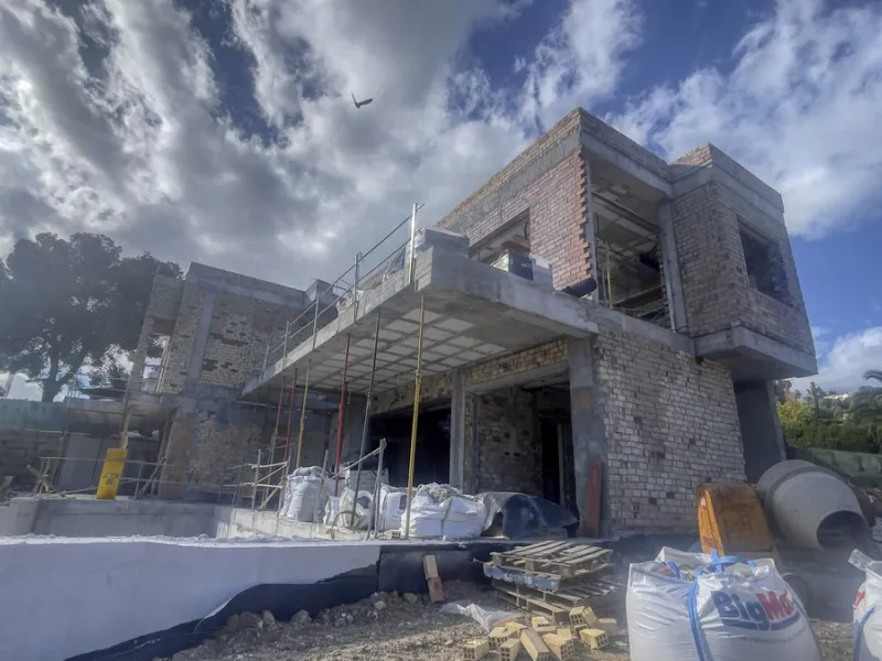 Contemporary Frontline Golf Villa with Sea Views | El Paraíso, Benahavís | Completion June 2026
