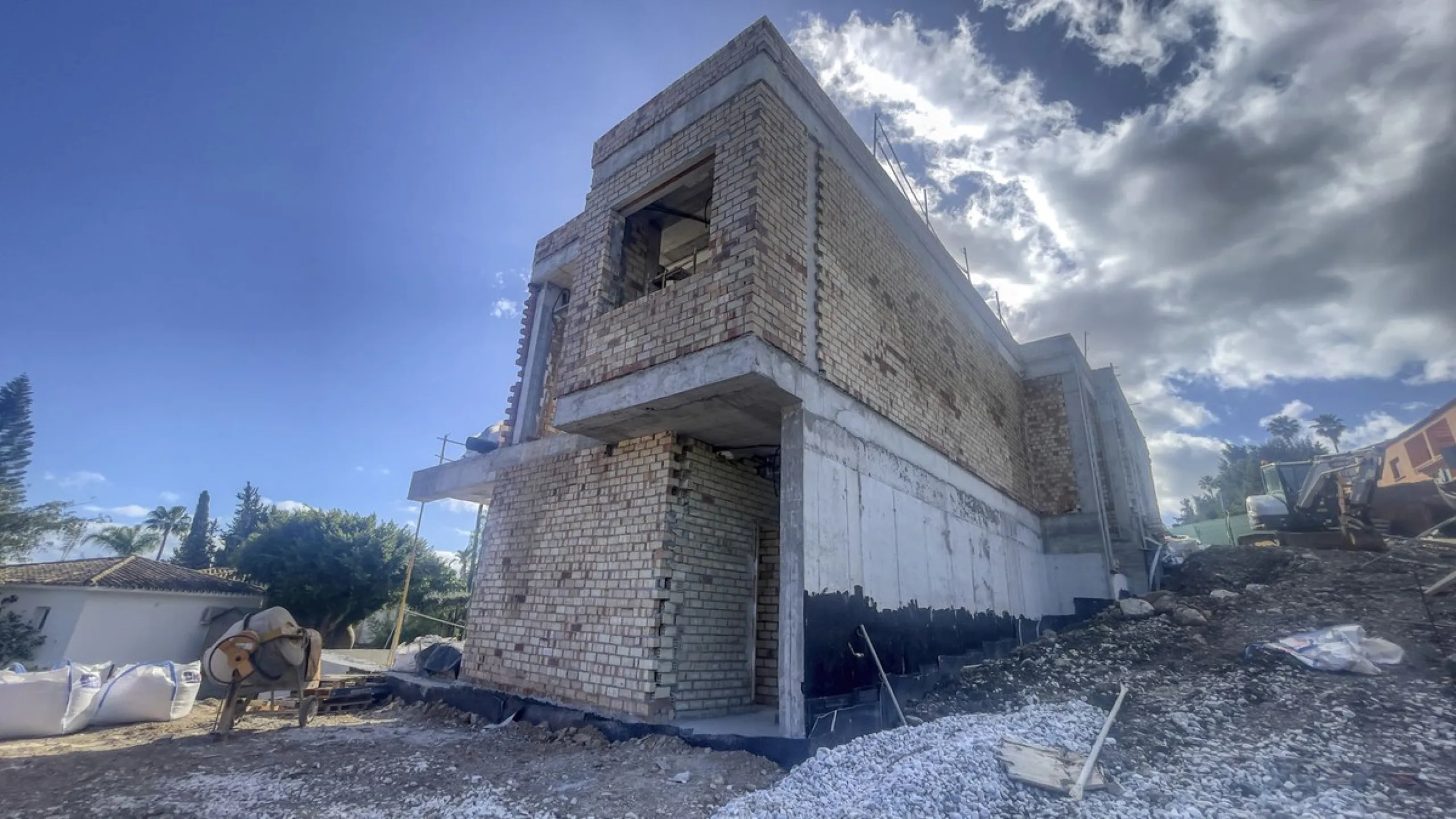 Contemporary Frontline Golf Villa with Sea Views | El Paraíso, Benahavís | Completion June 2026