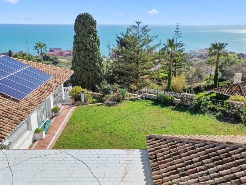 Exclusive 5-Bedroom Villa for Sale – La Capellania