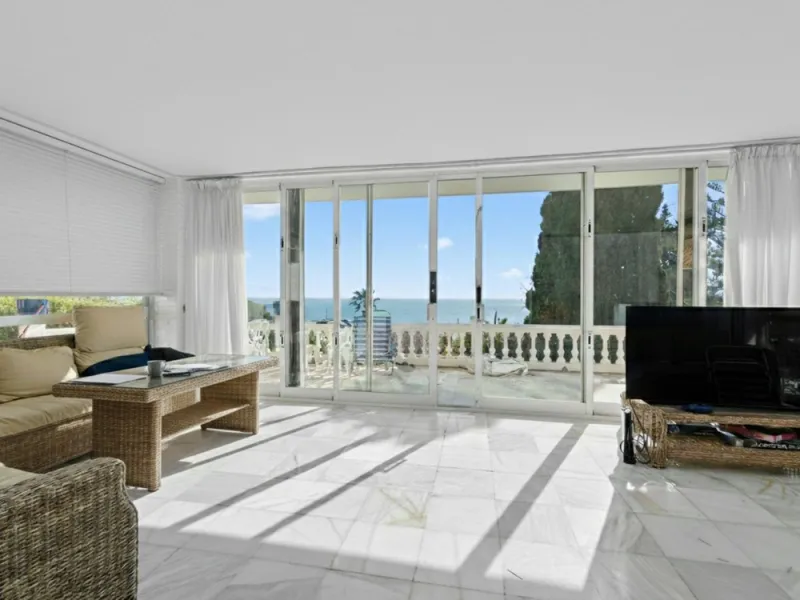 Exclusive 5-Bedroom Villa for Sale – La Capellania