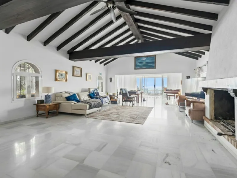 Exclusive 5-Bedroom Villa for Sale – La Capellania