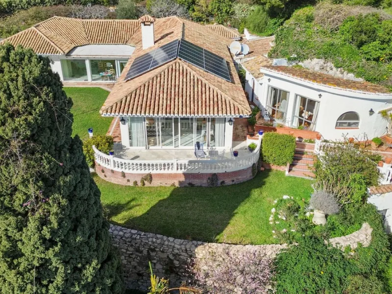 Exclusive 5-Bedroom Villa for Sale – La Capellania