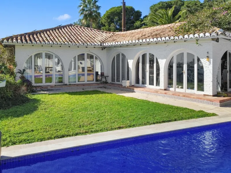 Exclusive 5-Bedroom Villa for Sale – La Capellania