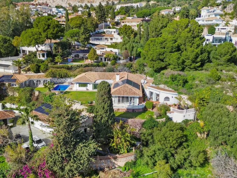 Exclusive 5-Bedroom Villa for Sale – La Capellania