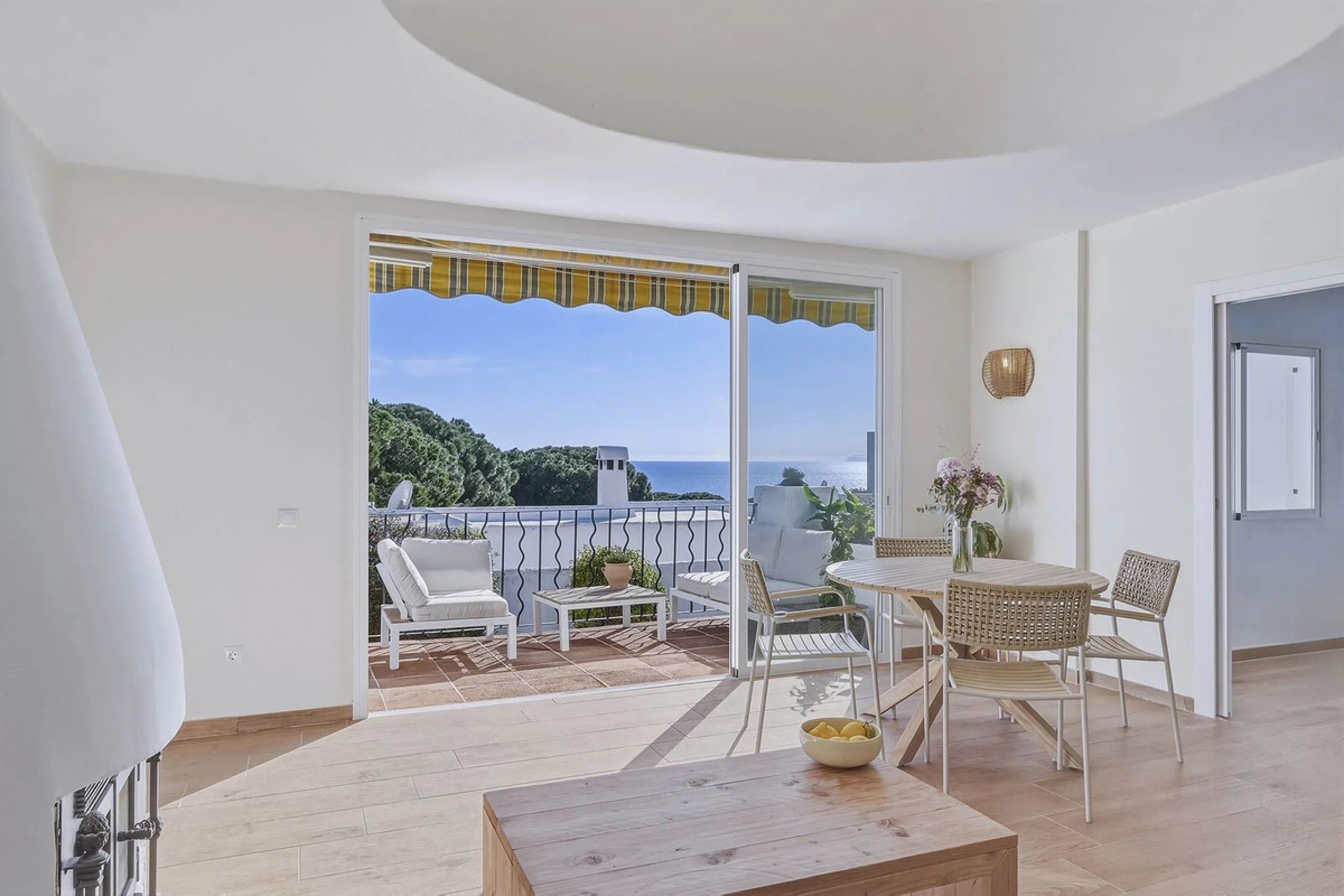 Excellent Investment Opportunity: Semi-Detached House with Tourist License