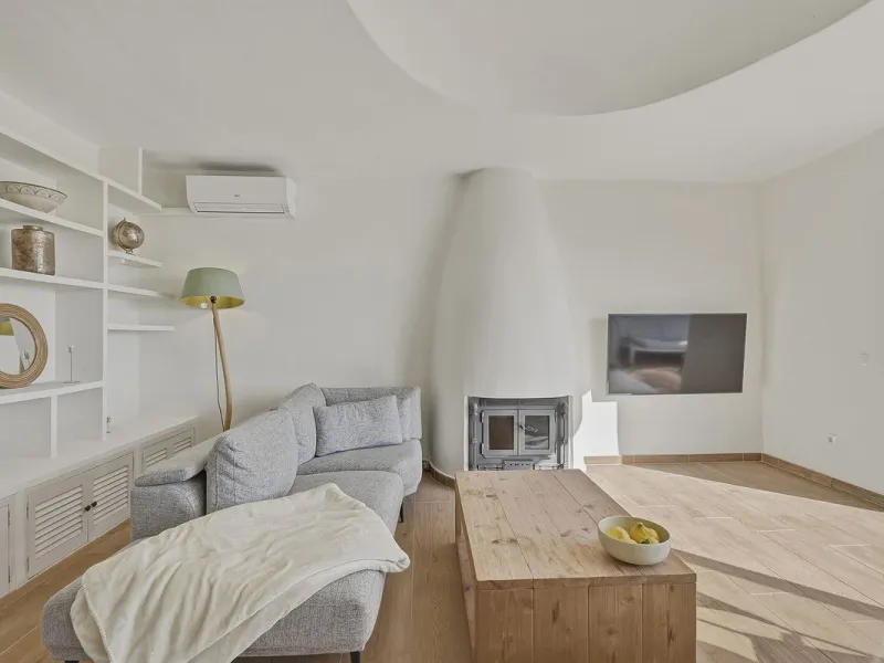 Excellent Investment Opportunity: Semi-Detached House with Tourist License