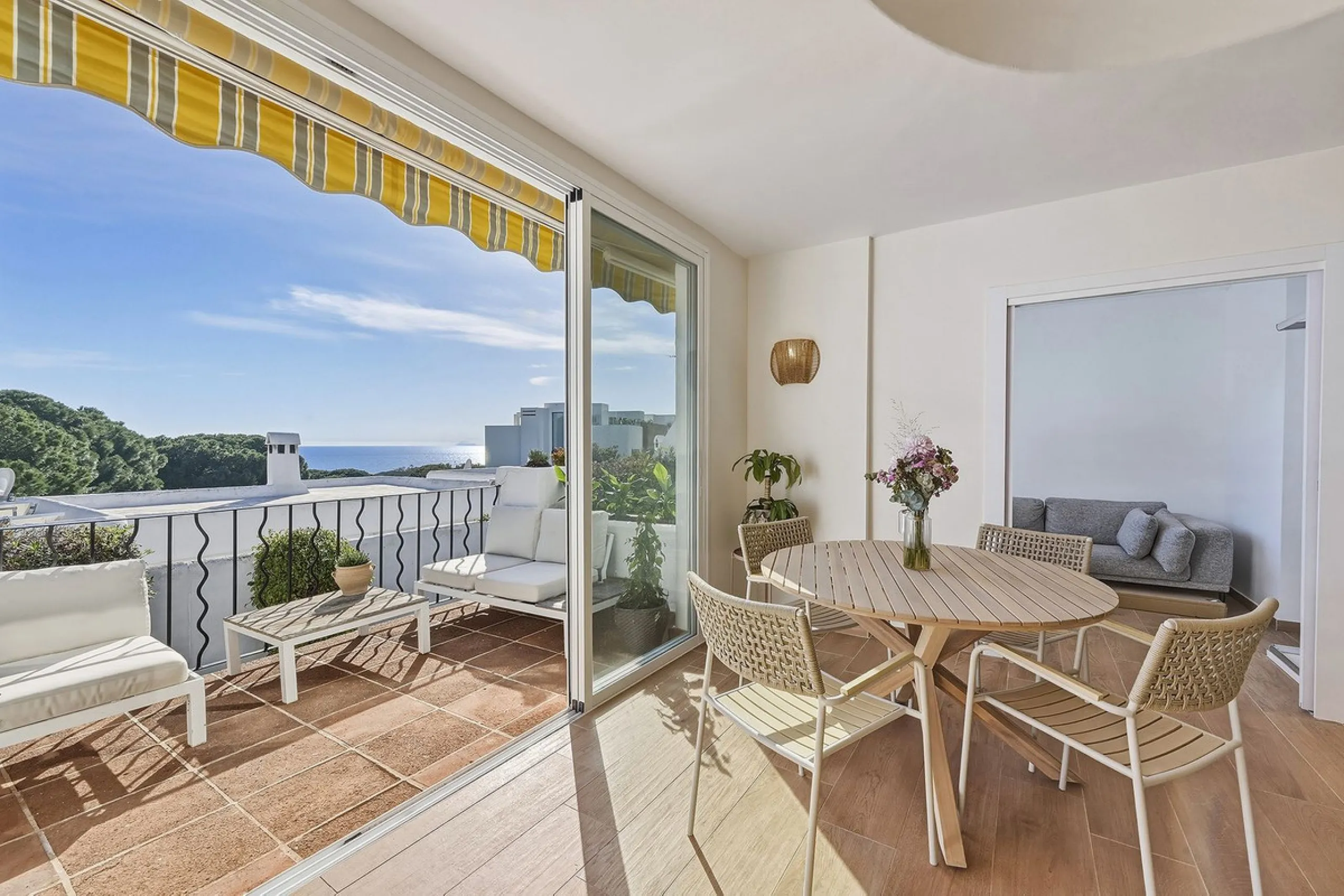 Excellent Investment Opportunity: Semi-Detached House with Tourist License