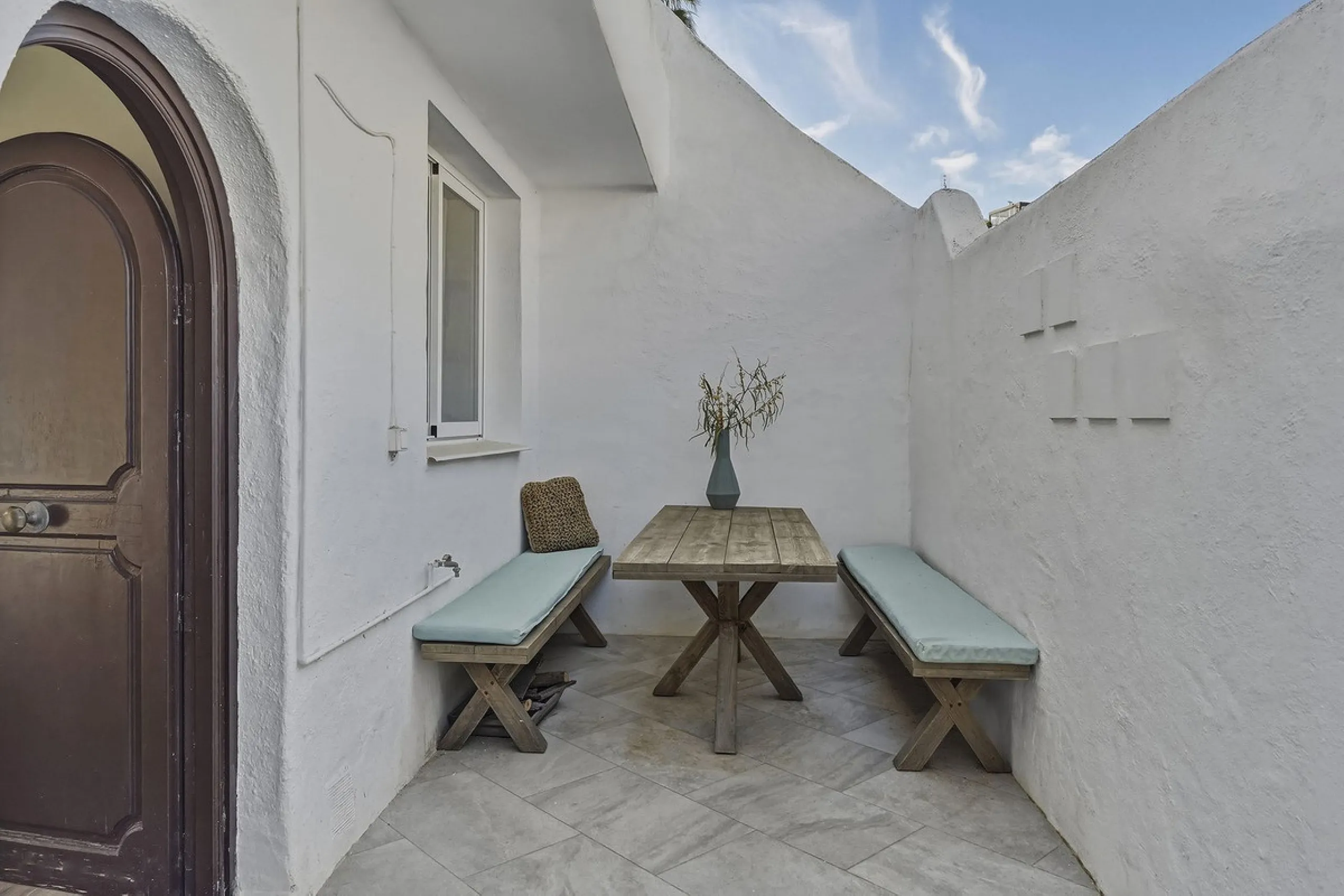 Excellent Investment Opportunity: Semi-Detached House with Tourist License