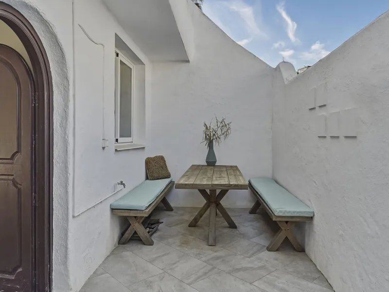 Excellent Investment Opportunity: Semi-Detached House with Tourist License