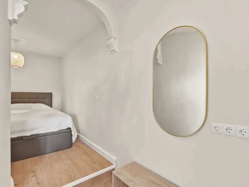 Excellent Investment Opportunity: Semi-Detached House with Tourist License