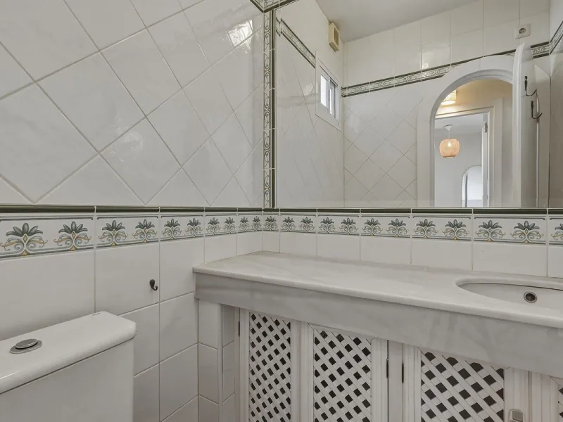 Excellent Investment Opportunity: Semi-Detached House with Tourist License