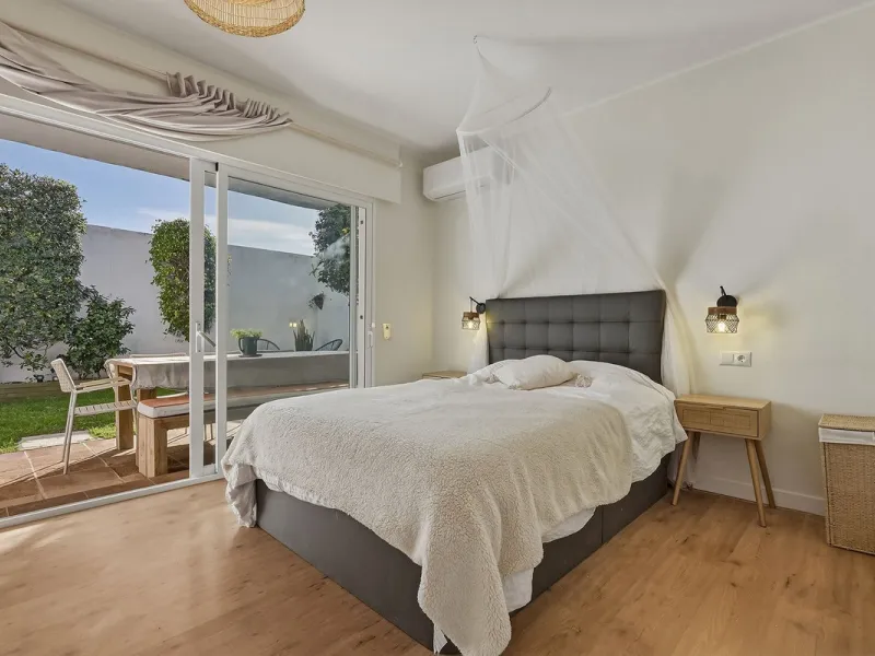 Excellent Investment Opportunity: Semi-Detached House with Tourist License