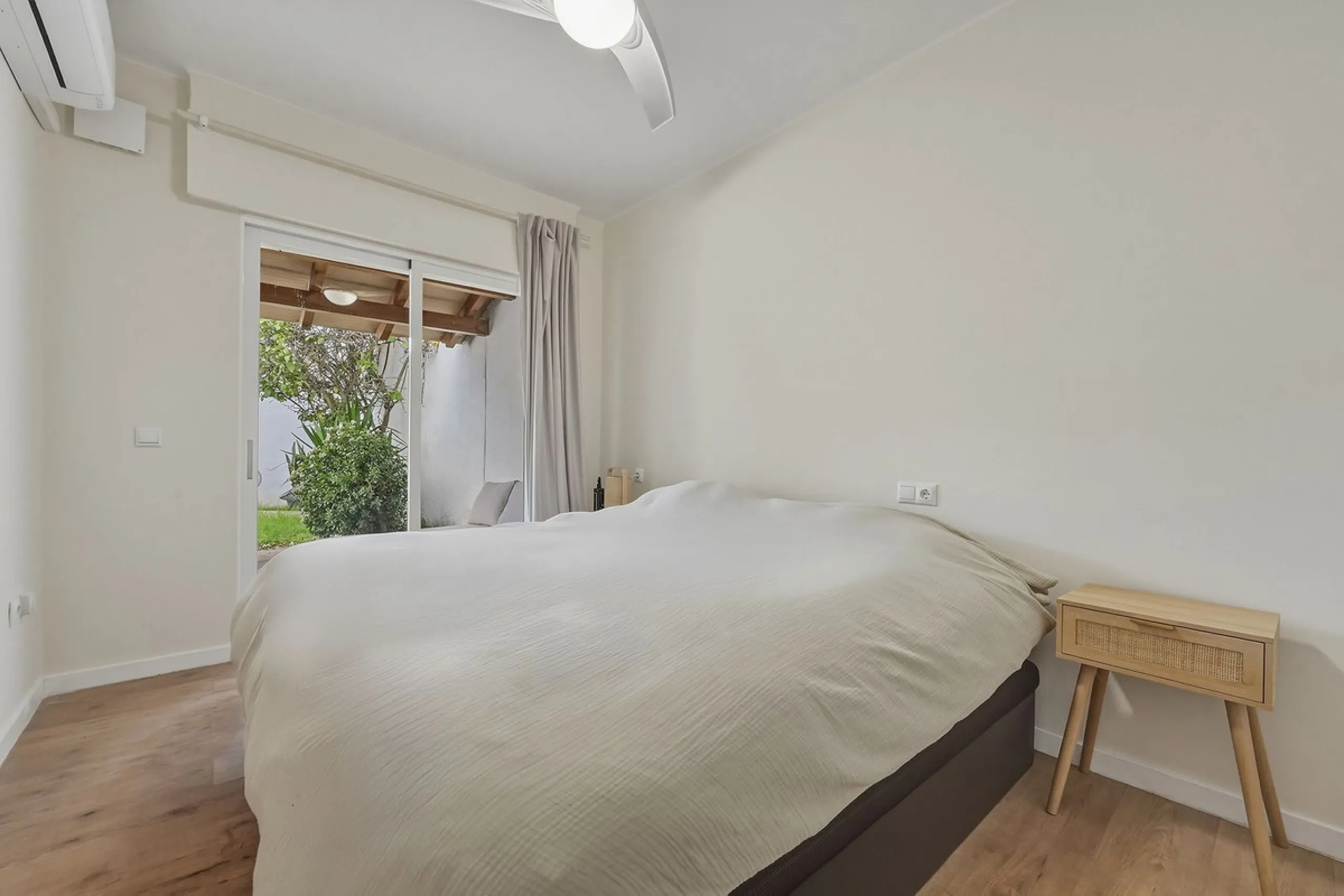 Excellent Investment Opportunity: Semi-Detached House with Tourist License
