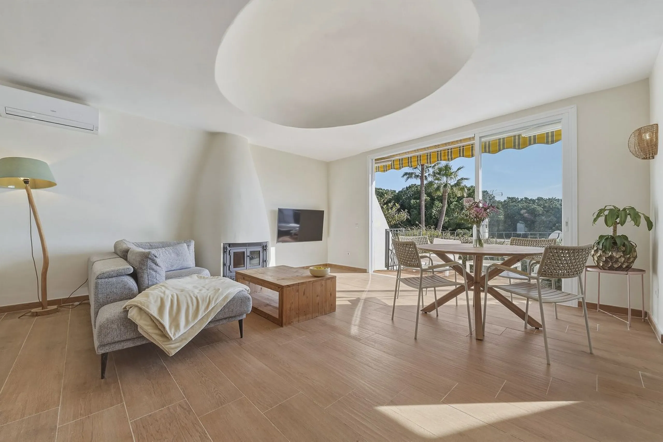 Excellent Investment Opportunity: Semi-Detached House with Tourist License