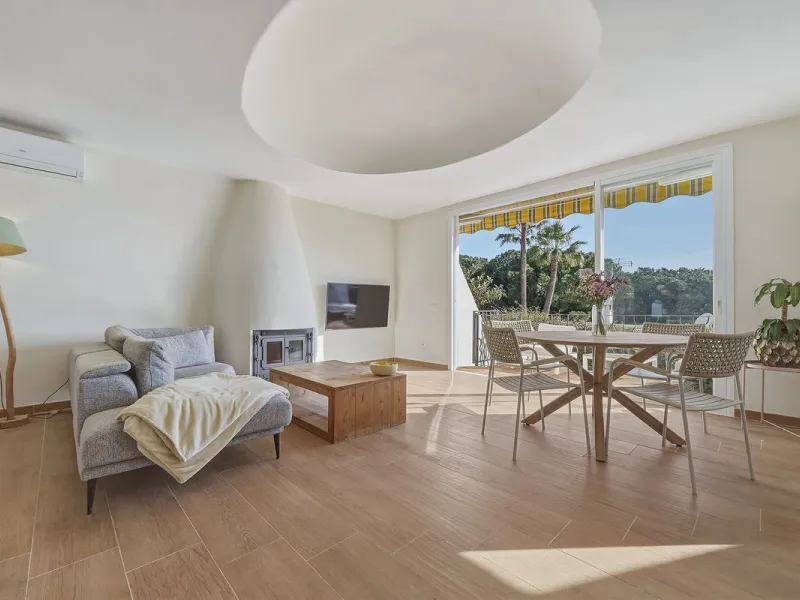 Excellent Investment Opportunity: Semi-Detached House with Tourist License
