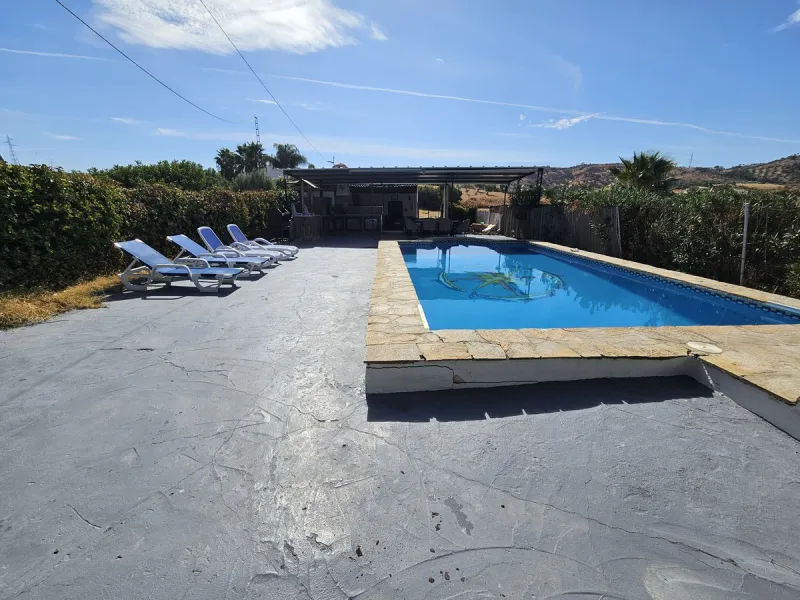 House - Finca - Cortijo в продаже в Coín, Málaga. В доме 1 спален и 1 ванных комнат. Площадь дома 40 м². Площадь участка 4221 м²