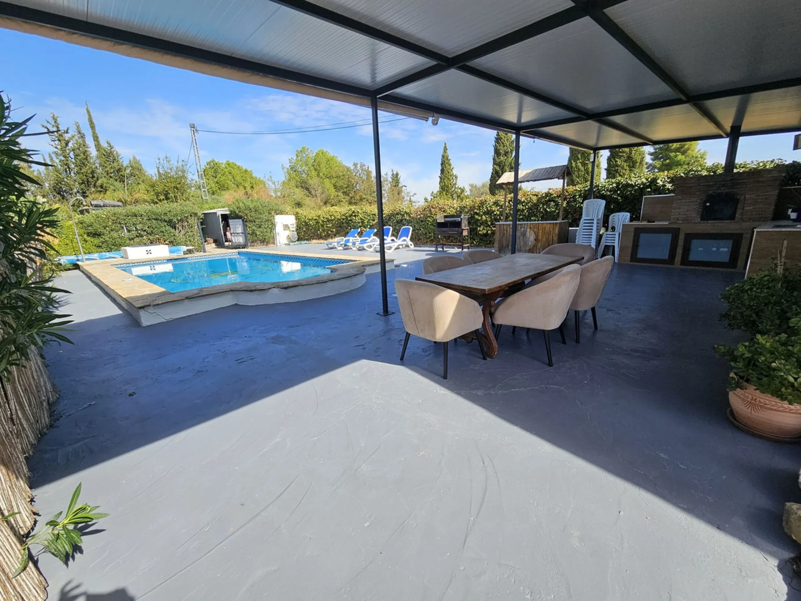 House - Finca - Cortijo в продаже в Coín, Málaga. В доме 1 спален и 1 ванных комнат. Площадь дома 40 м². Площадь участка 4221 м²