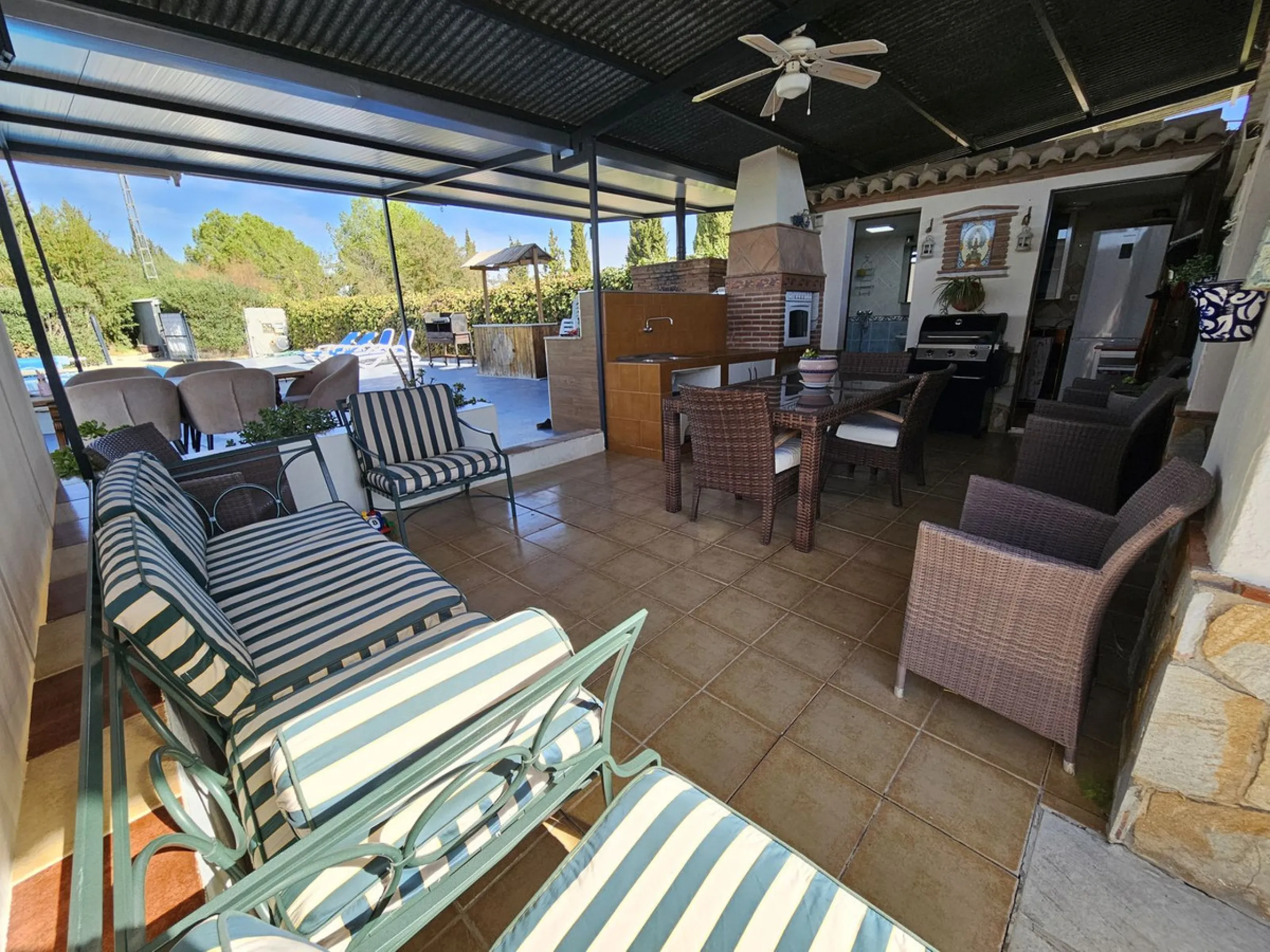 House - Finca - Cortijo в продаже в Coín, Málaga. В доме 1 спален и 1 ванных комнат. Площадь дома 40 м². Площадь участка 4221 м²