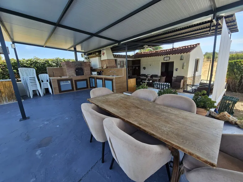 House - Finca - Cortijo в продаже в Coín, Málaga. В доме 1 спален и 1 ванных комнат. Площадь дома 40 м². Площадь участка 4221 м²
