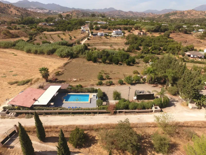 House - Finca - Cortijo в продаже в Coín, Málaga. В доме 1 спален и 1 ванных комнат. Площадь дома 40 м². Площадь участка 4221 м²