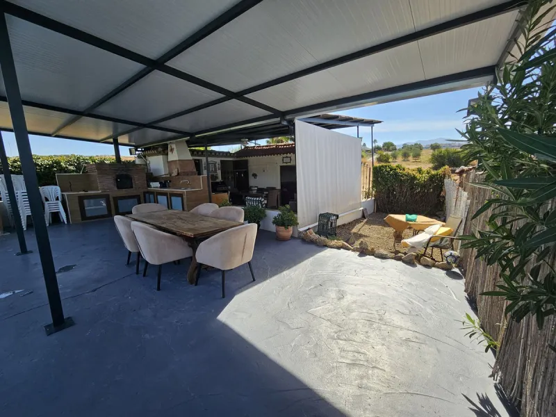 House - Finca - Cortijo в продаже в Coín, Málaga. В доме 1 спален и 1 ванных комнат. Площадь дома 40 м². Площадь участка 4221 м²