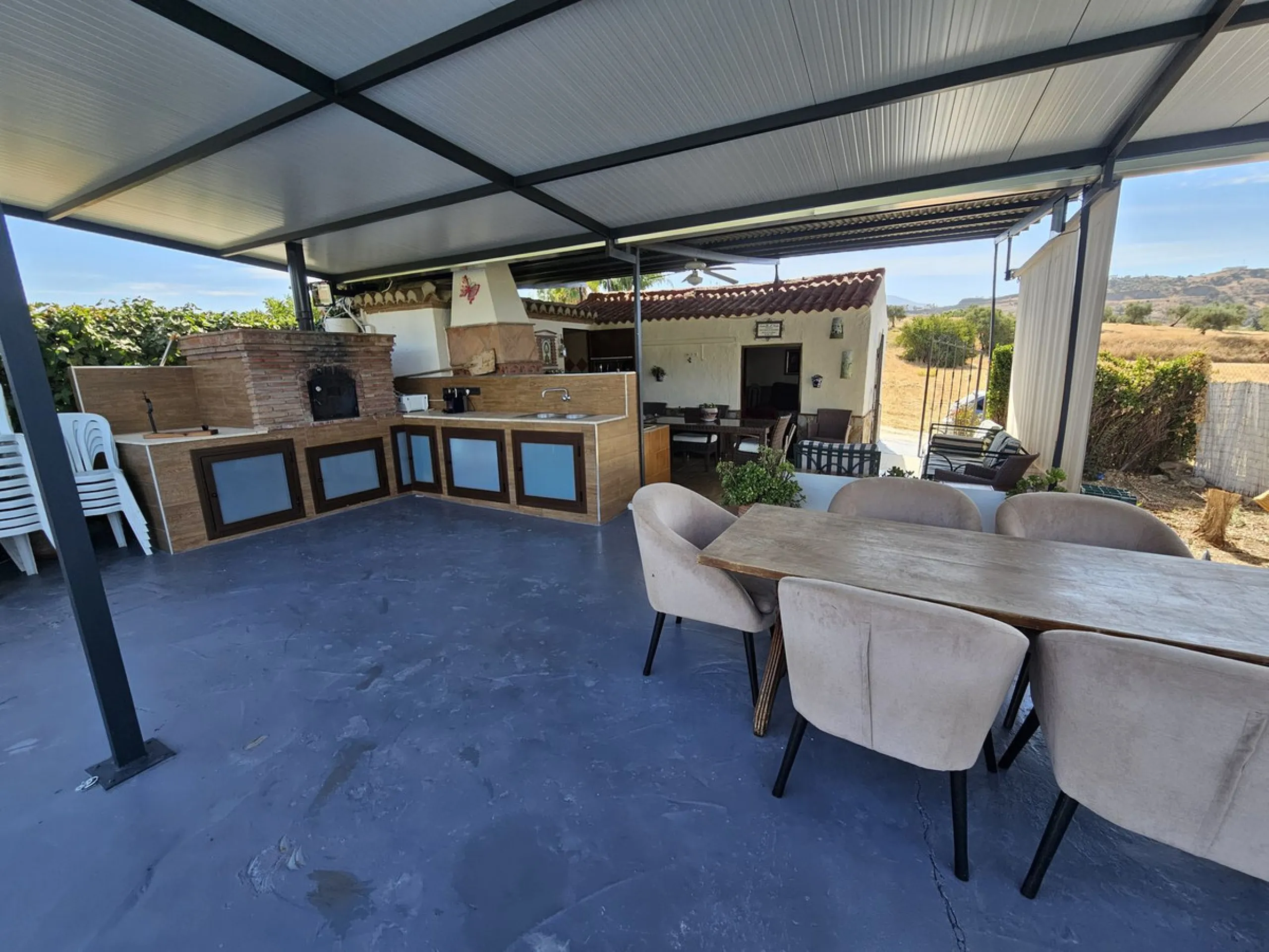 House - Finca - Cortijo в продаже в Coín, Málaga. В доме 1 спален и 1 ванных комнат. Площадь дома 40 м². Площадь участка 4221 м²