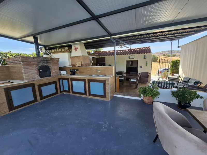 House - Finca - Cortijo в продаже в Coín, Málaga. В доме 1 спален и 1 ванных комнат. Площадь дома 40 м². Площадь участка 4221 м²