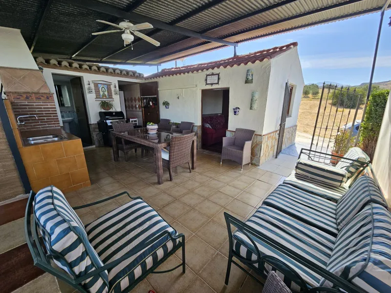House - Finca - Cortijo в продаже в Coín, Málaga. В доме 1 спален и 1 ванных комнат. Площадь дома 40 м². Площадь участка 4221 м²