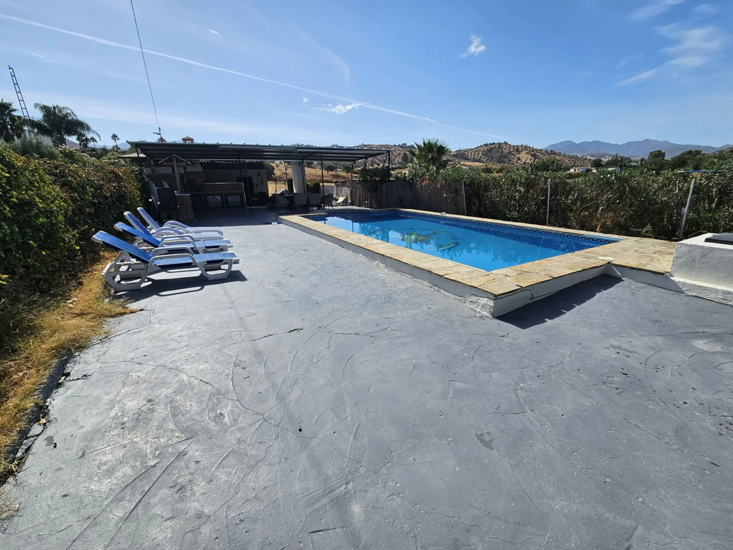 House - Finca - Cortijo в продаже в Coín, Málaga. В доме 1 спален и 1 ванных комнат. Площадь дома 40 м². Площадь участка 4221 м²