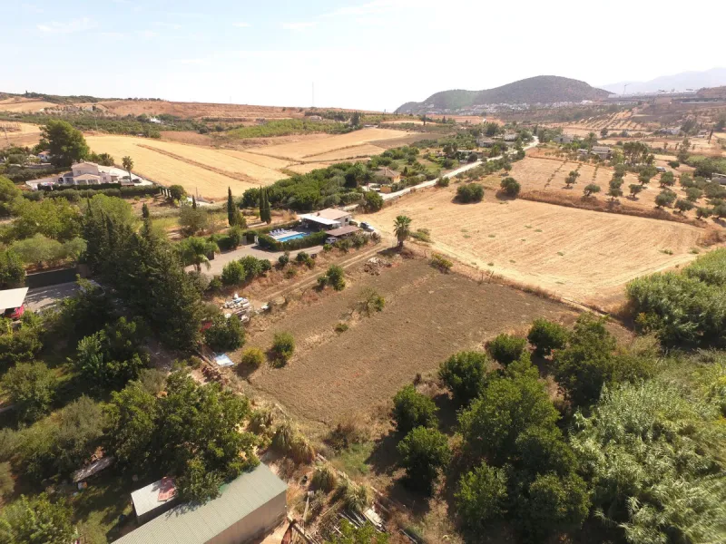 House - Finca - Cortijo в продаже в Coín, Málaga. В доме 1 спален и 1 ванных комнат. Площадь дома 40 м². Площадь участка 4221 м²
